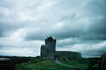 Fototapeta premium ruins of the castle in ireland