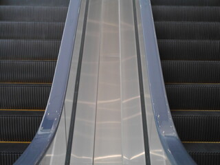 Obraz premium Detailed view of the escalator in the mall