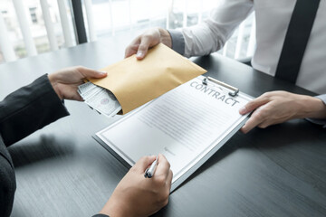 The business owner personally signed the deal, closing the deal by accepting bribes. The idea of...