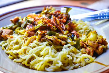 chicken, food, healthy, lunch, meal, delicious, dinner, fresh, restaurant, cuisine, hot, traditional, bowl, noodle, gourmet, soup, cooking, white, homemade, diet, meat, broth, green, eat, nutritious, 