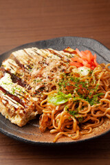 焼きそばお好み焼き