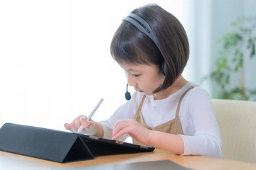 アジア人　子供　学習　ポートレート