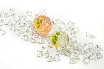 レモネード　Cold lemonade with fresh lemon