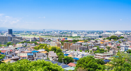 Fototapeta premium 青空が広がる住宅地 ワイド