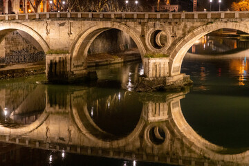 Roma di notte con i suoi ponti e il Lungotevere - obrazy, fototapety, plakaty