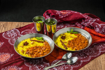 クスクスとひよこ豆のカレー　Curry with chickpeas and couscous © norikko
