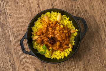 クスクスとひよこ豆のカレー　Curry with chickpeas and couscous © norikko