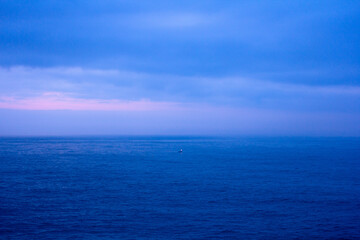 Obraz premium 早朝、海