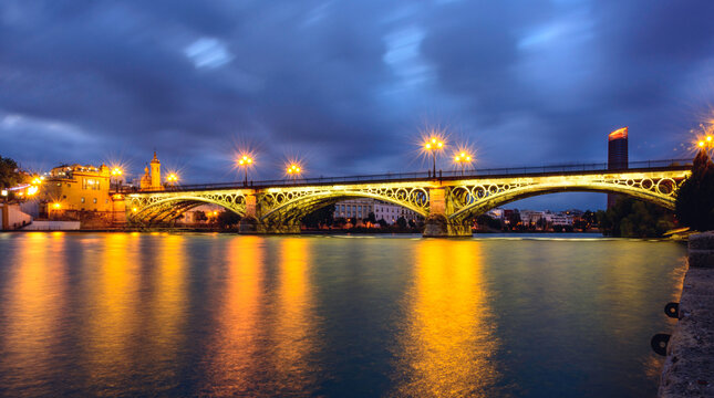 Puente de Triana, Sevilla.