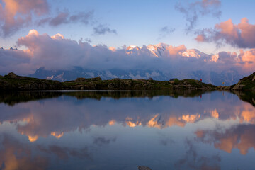 Fototapeta na wymiar Sunrise at the Lac de Cheserys 