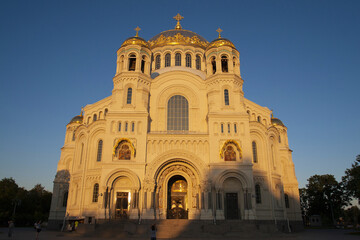 Fototapeta na wymiar cathedral of christ the savior