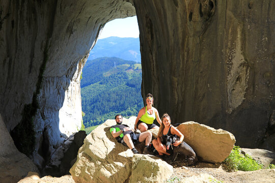 Hueco 이미지 찾아보기 871 스톡 사진, 벡터 및 비디오 Adobe Stock