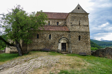 Fototapeta na wymiar Cisnadioara fortress (Sibiu, Transylvania, Romania)