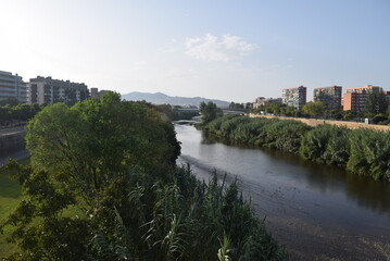 Fototapeta na wymiar view of the river of barcelona