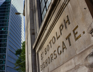 Obraz premium St. Botolph Bishopsgate in the city of London