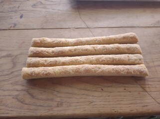 Banderilla de medio hojaldre, horneadas en horno de leña