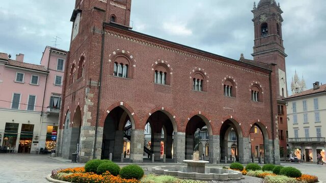 Monza City Center Arengario Front View, Vertical Panning time-lapse 4k