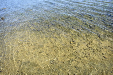 Lagoa de água cristalina