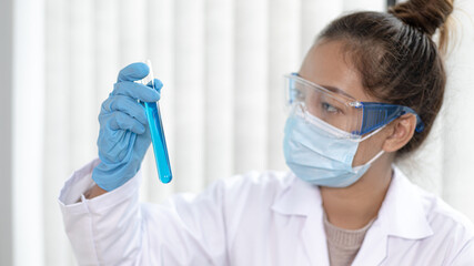 Fototapeta premium Doctor is testing a vaccine against the virus in the lab.