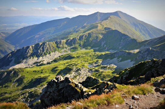 Panorama Tatr Zachodnich z podejścia pod Ostry Rohacz, Słowacja