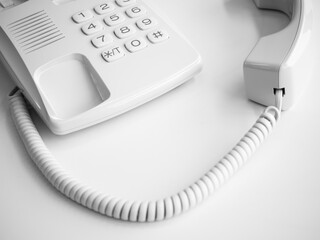 白いビジネス電話のクローズアップ写真