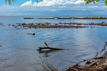 lagon et ponton de Pihaena 