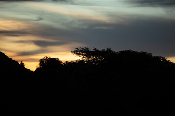 Fototapeta na wymiar coucher de soleil à Moorea