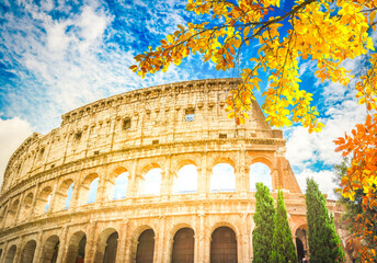 Fototapeta premium Colosseum at sunset in Rome, Italy