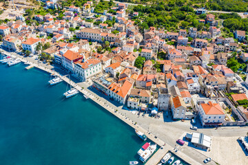 Obraz premium Town of Vis old mediterranean architecture, Dalmatia, Croatia
