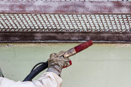 Paint removing with soda blasting