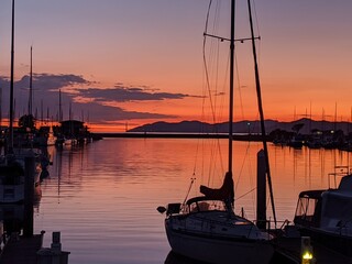 Fototapeta premium boats at sunset