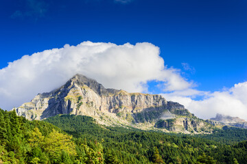 Fototapeta premium View of mountains in Tzoumerka National Park. Anatolica Tzoumerka, Greece
