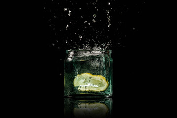 Fototapeta na wymiar lemon splash in glass