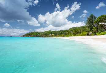 Fototapeta na wymiar beach on Mahe island, Seychelles