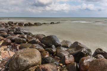 Fototapeta na wymiar plage de la baltique après la pluie
