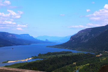 Fototapeta na wymiar Columbia River Gorge Scenic View