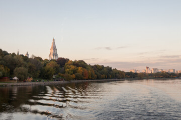 Obraz premium Moscow river in Kolomenskoye par, Moscow,Russia