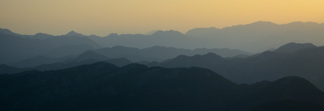 fog in the mountains © Silhouette Media