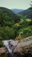 Todnauer Wasserfall mit Sicht von oben in das Tal 2