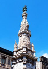 Fototapeta na wymiar Napoli Statue