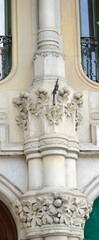 Fototapeta premium Detalles en los edificios europeos y sus balcones. 