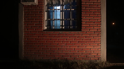 ventana de una casa de noche