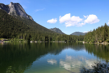 Fototapeta na wymiar Hintersee in Ramsau. Nationalpark Berchtesgadener Land. Bayern. Deutschland