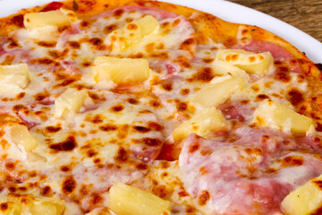 Pizza with ham