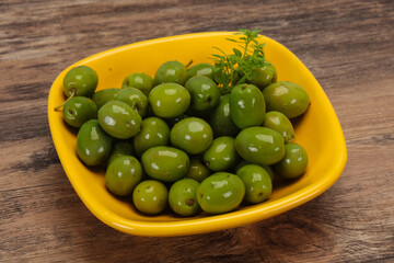 Green Campo Real olives in the bowl