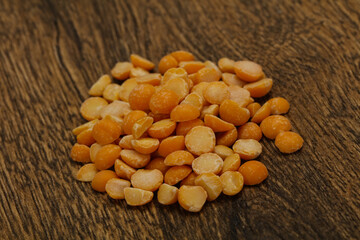 Raw dry peas for cooking