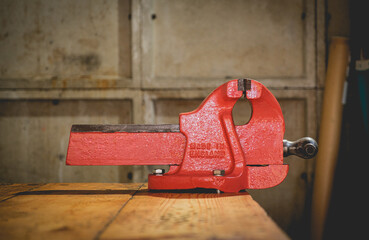 Workbench and vice