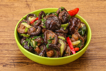 Marinated shiitake mushrooms with herbs