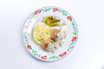 meatballs with mashed potato and sauce