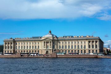 Fototapeta na wymiar Saint Petersburg, the historical building of the Academy of arts